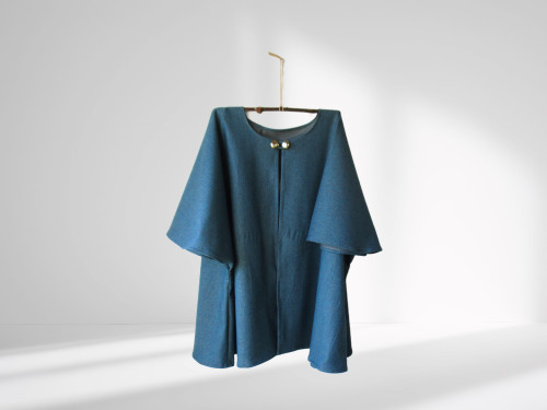 新作　袖付きケープ