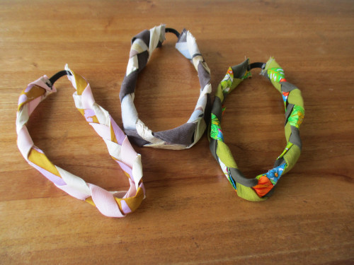 細長い残り布でヘアバンド