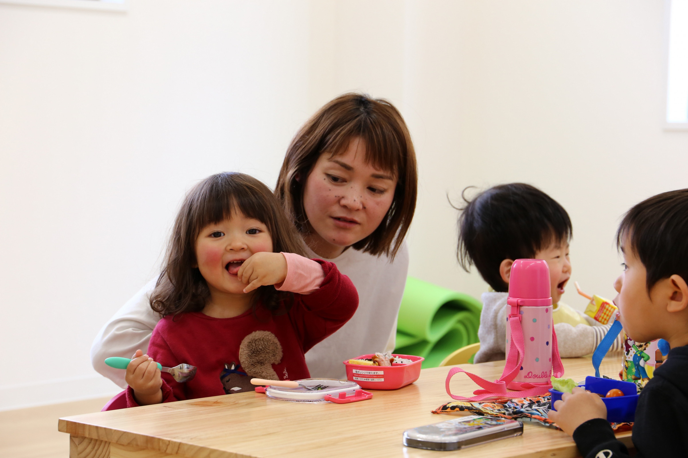 みんなでお弁当を食べるとおいしいね♪