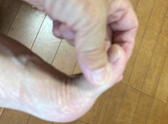 足の親指.jpg