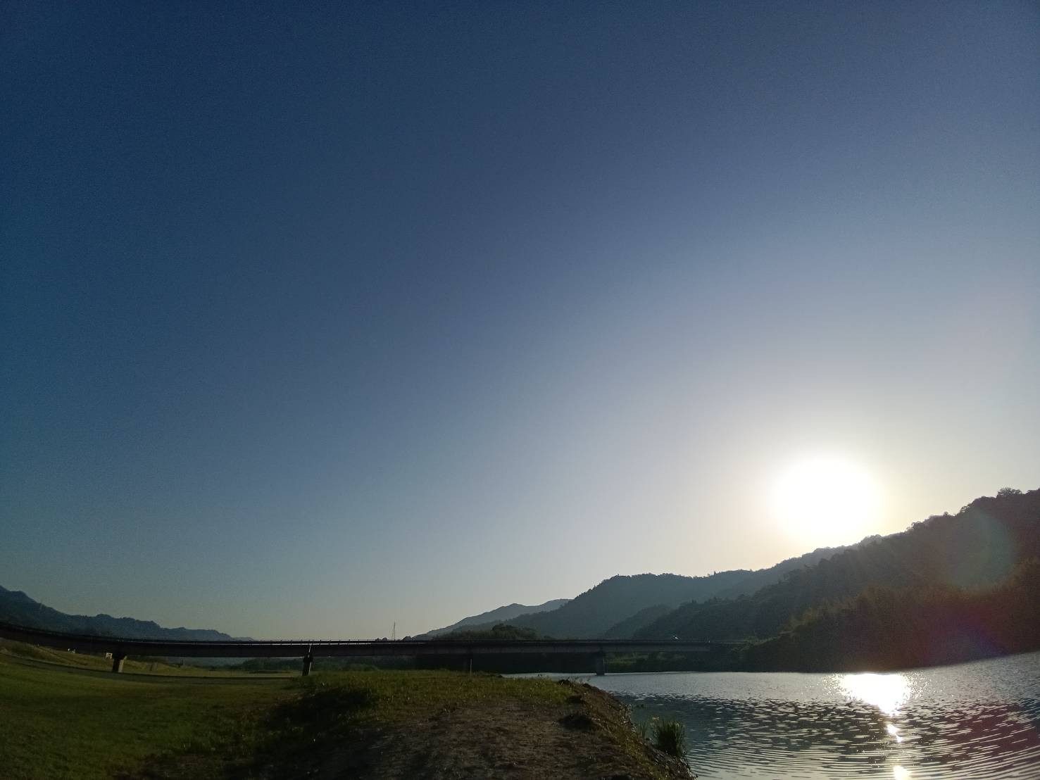 6月カレンダー更新いたしました