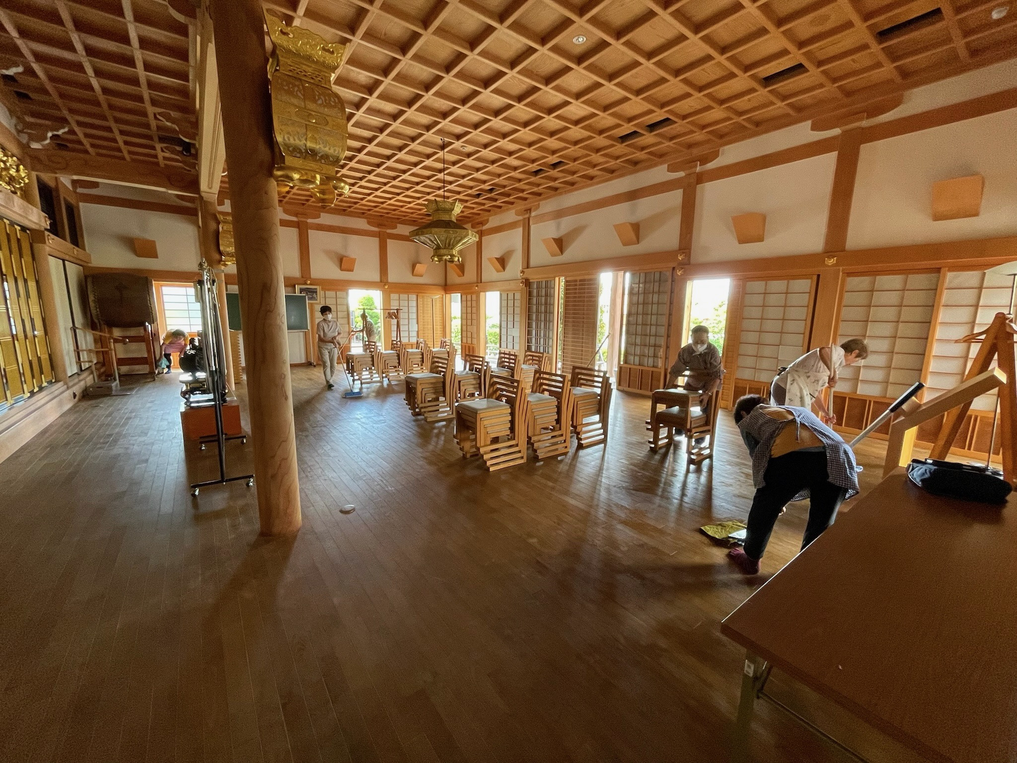 お寺のお掃除会