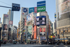 渋谷スクランブル交差点大型ビジョン広告1.jpg