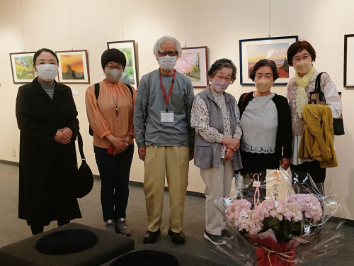 鈴木敏正パステル風景画展➁(集合写真).jpg