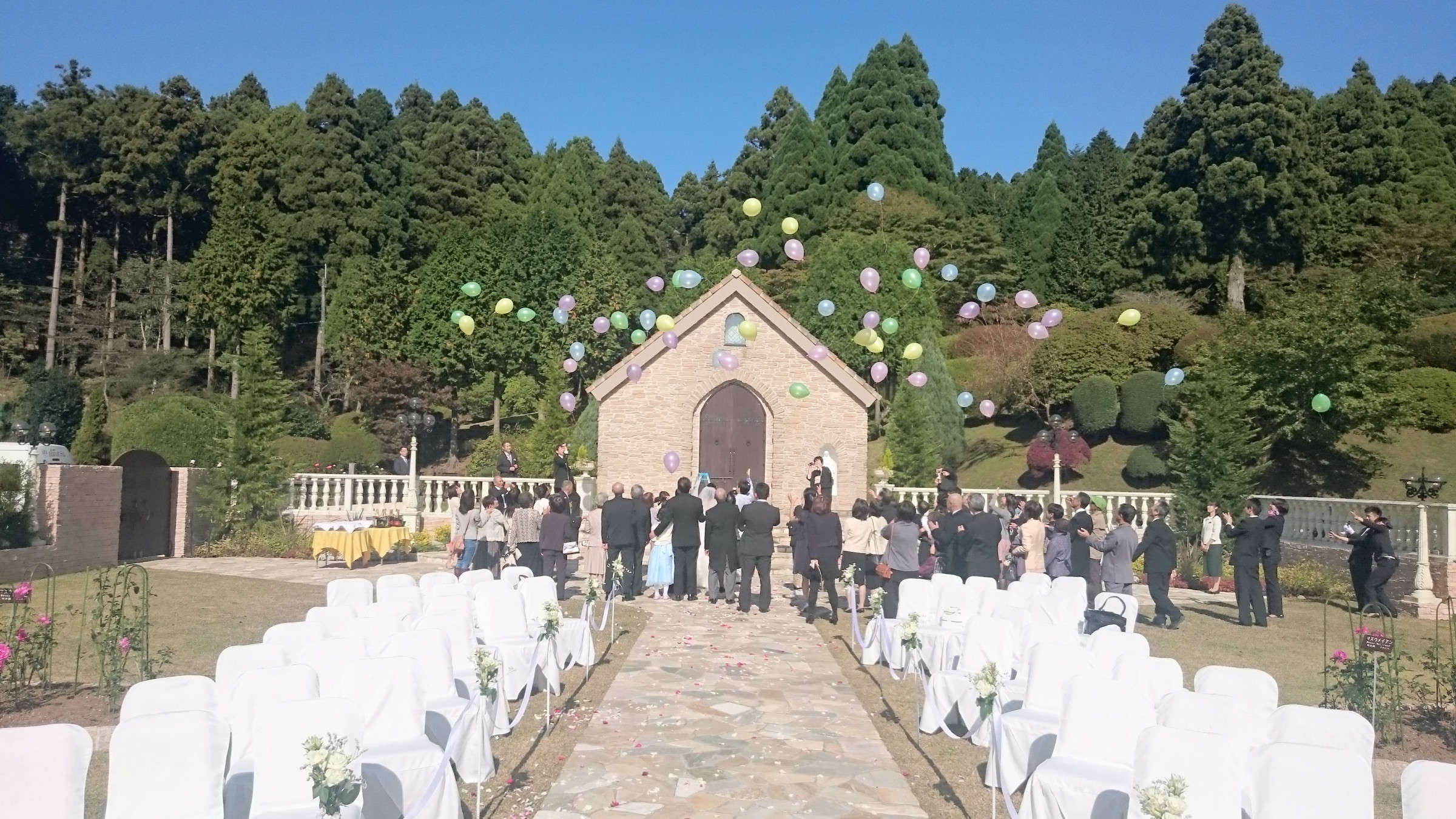 日本人牧師で感動的な結婚式を挙げたいお二人とお探しのプランナーの皆様に朗報です