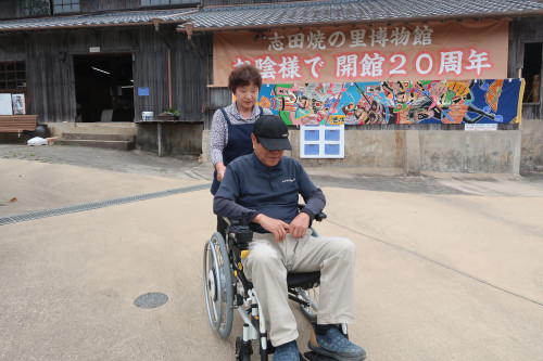 電動車椅子を用意しています