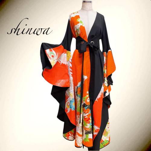 舞台映え最強！ドレープ袖 着物ガウン 