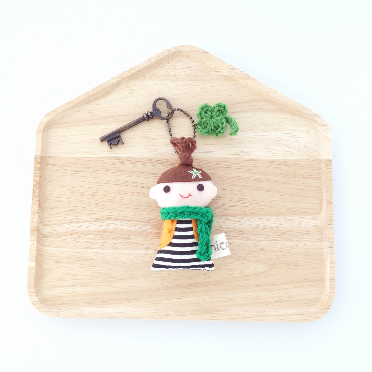 にこにこ♪おんなのコのキーチェーン ― しましまワンピのおともだち ―