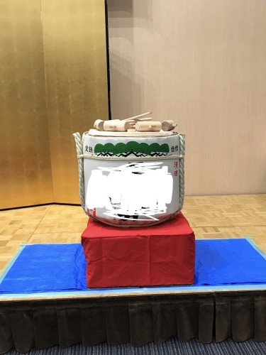 鏡割りで使用した空樽売ります。レンタルもあります。