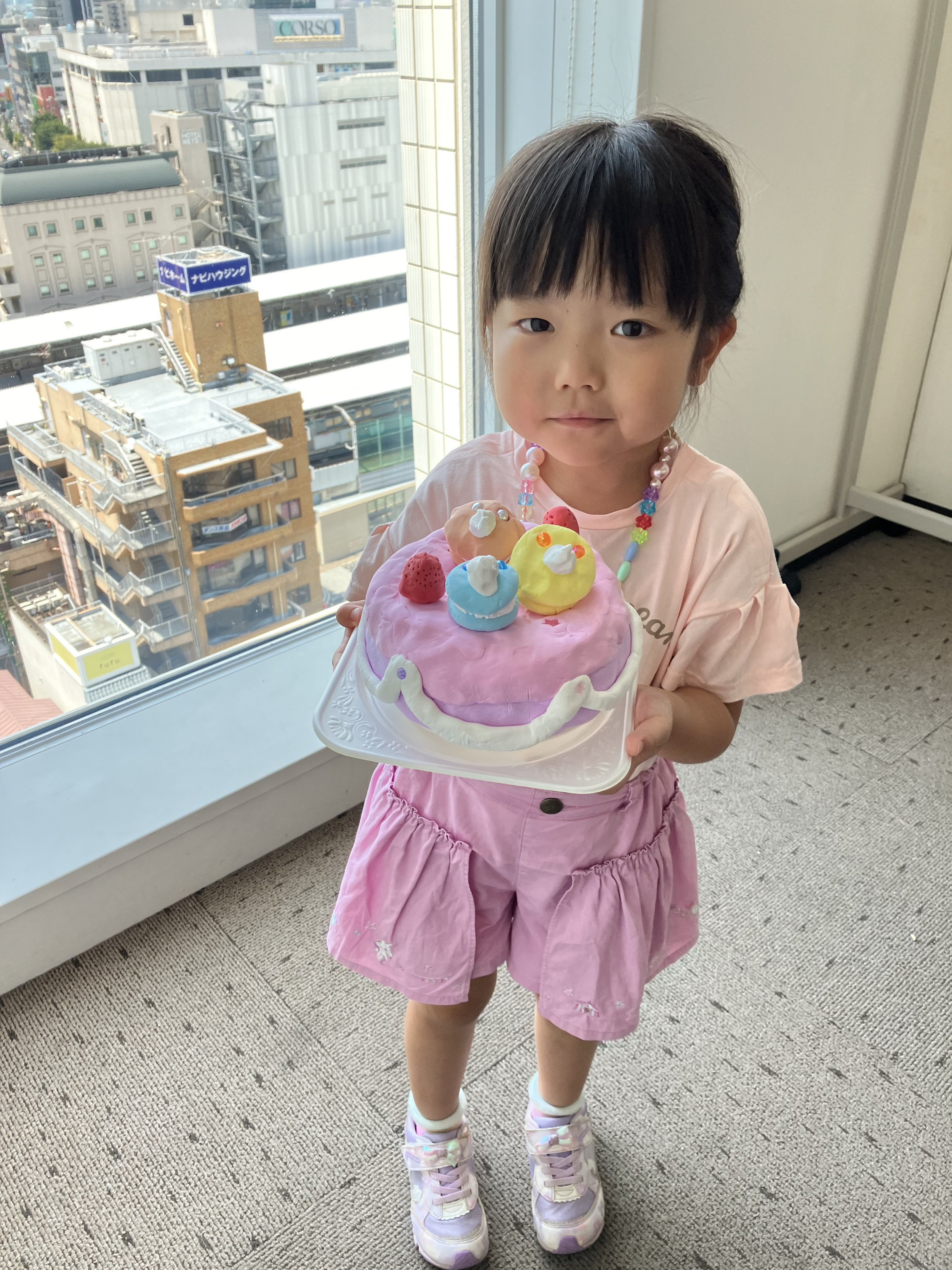 美味しいケーキを召し上がれ