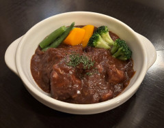 豚肩ロースのデミグラス煮込み