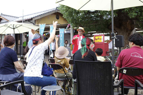 三輪駅 縁結び広場
