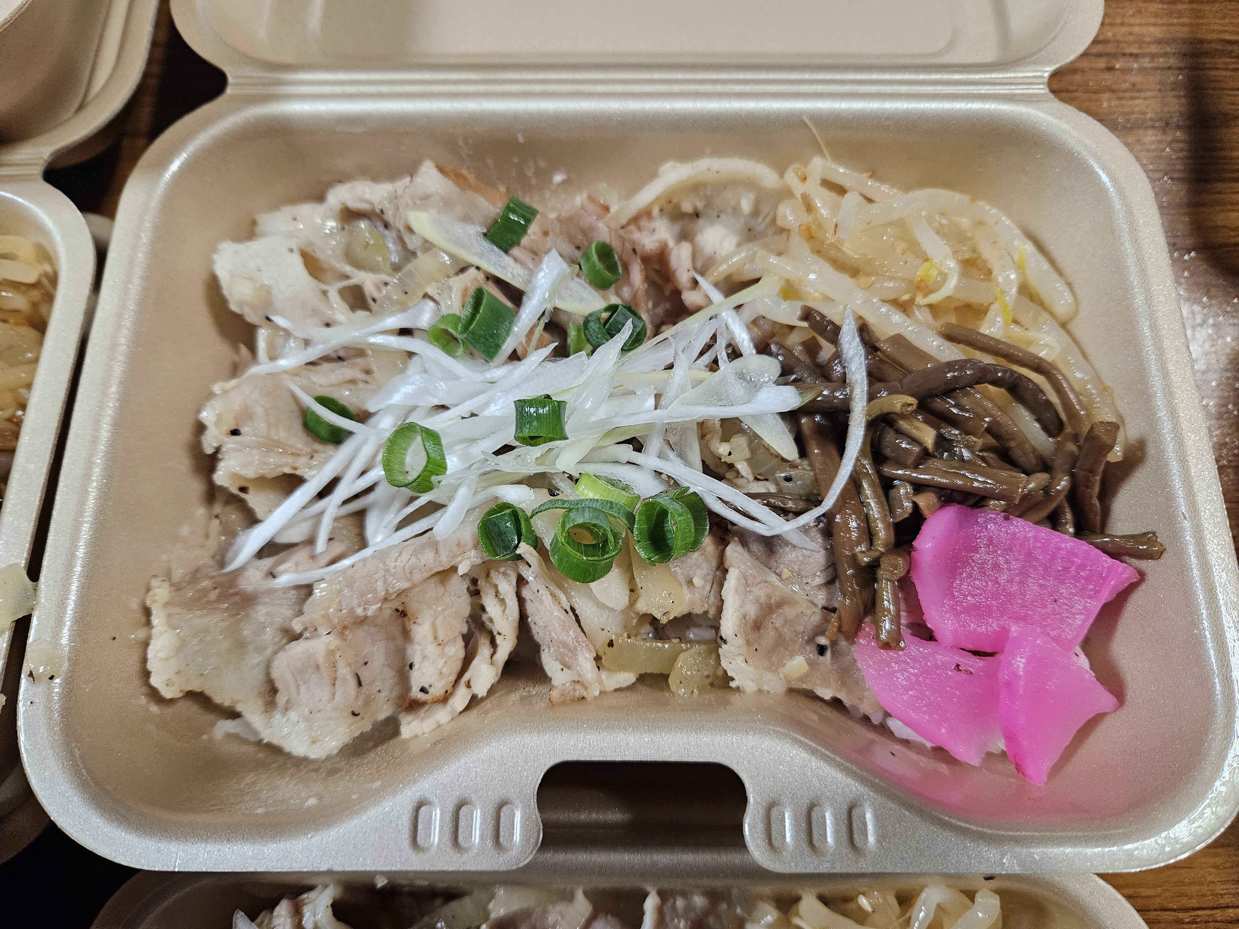 ネギ塩豚丼