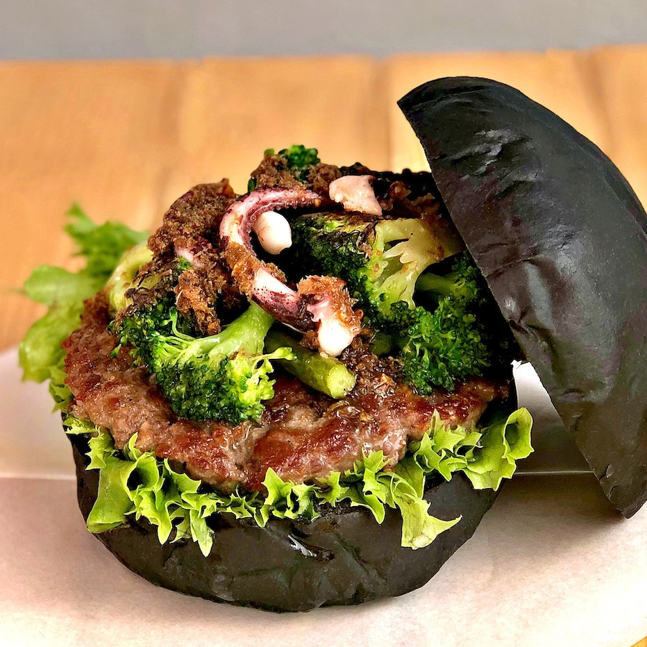 ○ ajillo burger　　　¥1,550