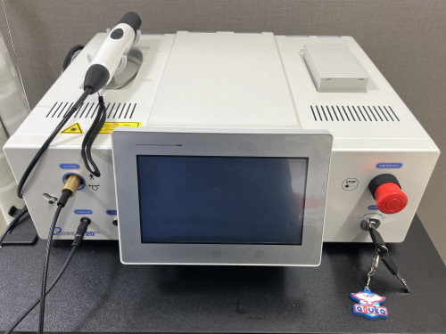 【一宮市】犬・猫の痛みをやわらげる「レーザー治療」──麻酔を使わないやさしい治療を導入しました