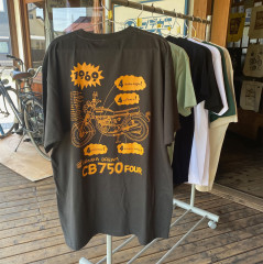 Tシャツ店舗前2405.jpg