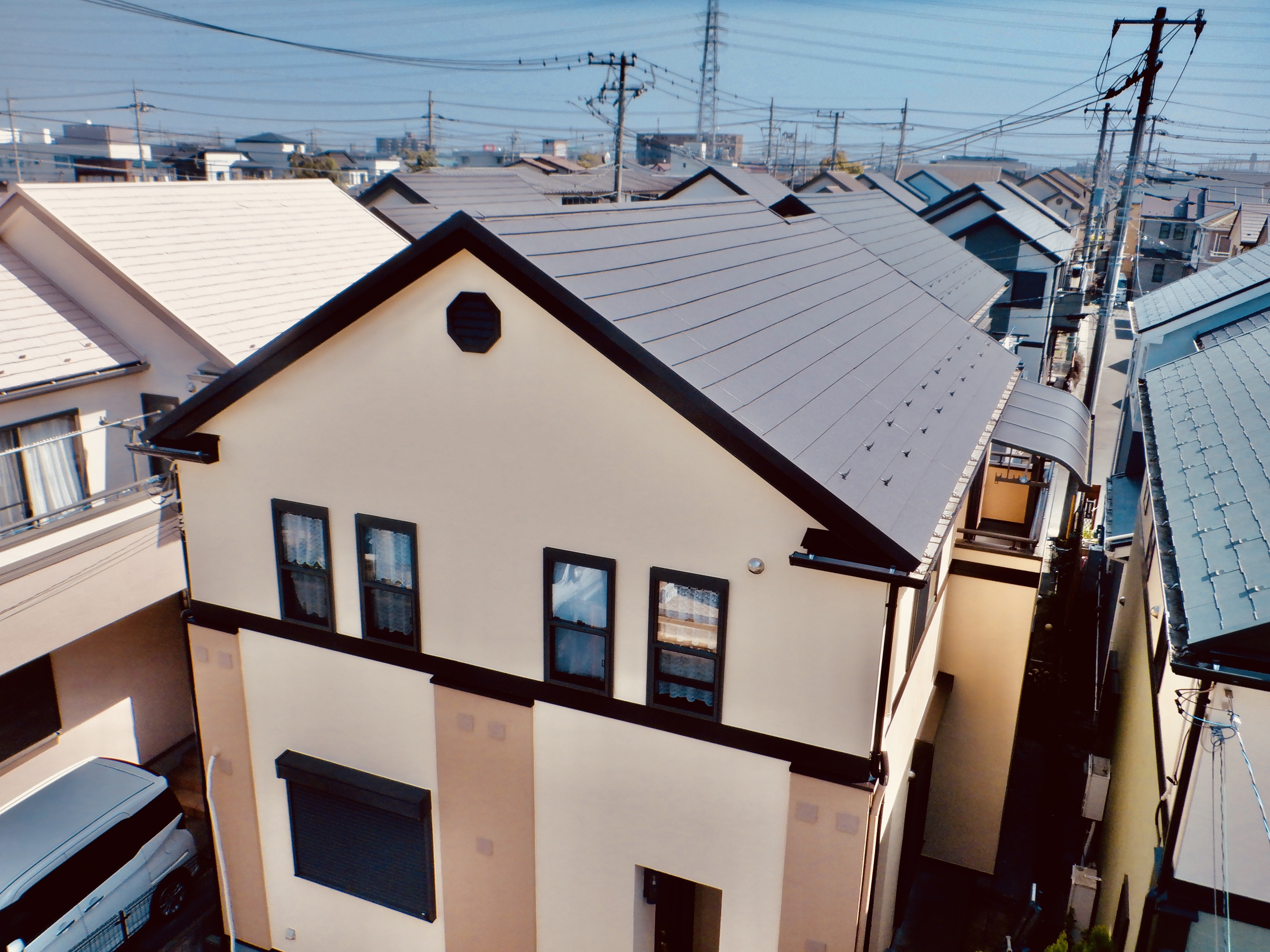埼玉県越谷市　屋根カバー工法　外壁塗装工事　スーパーガルテクトとパーフェクトトゥルーマット（真のつや消し）