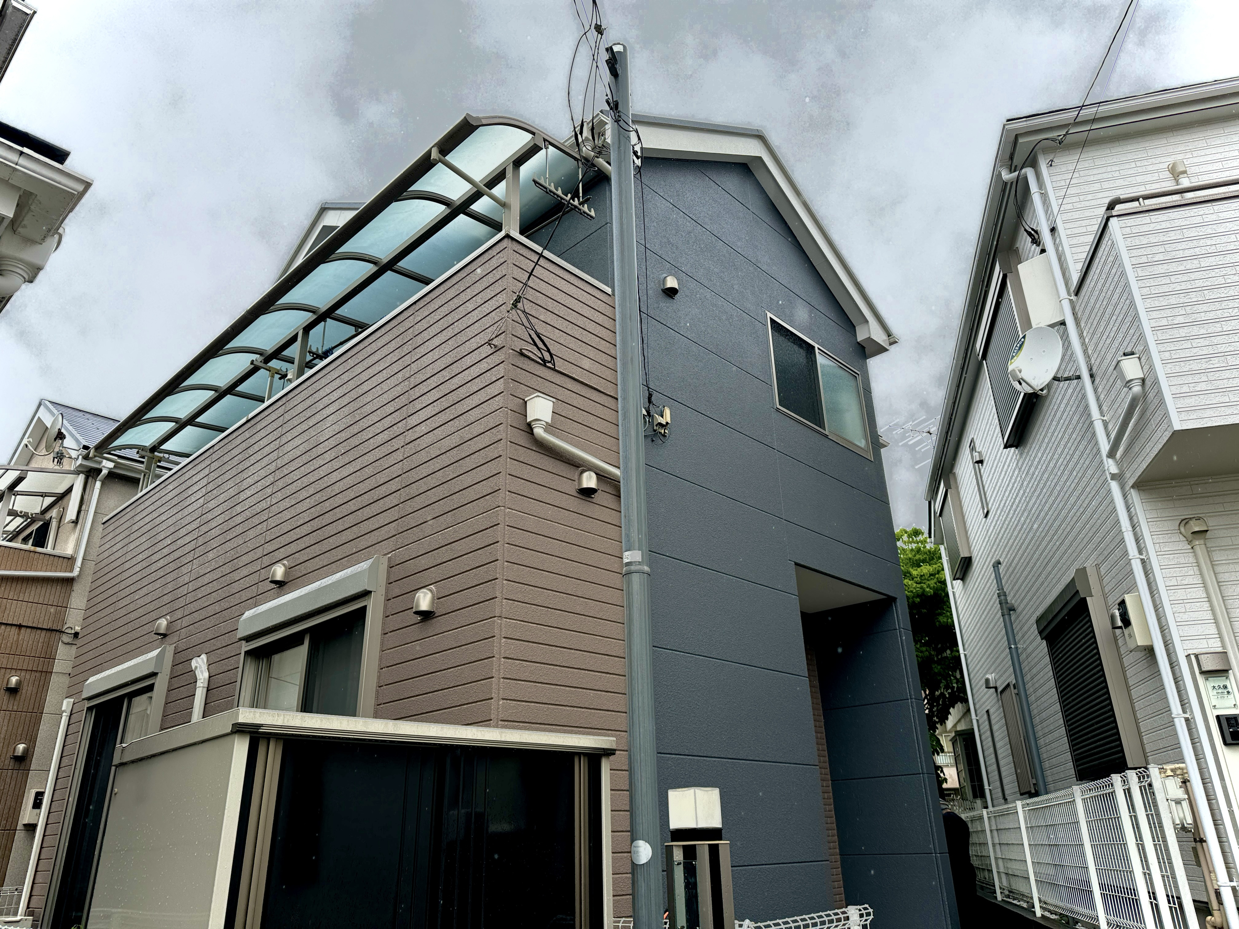 千葉県松戸市　築９年　２階建て　屋根塗装工事　外壁塗装工事　ALCパネル　塗料は塗替えランキングトップのニッペ　パーフェクトトップ