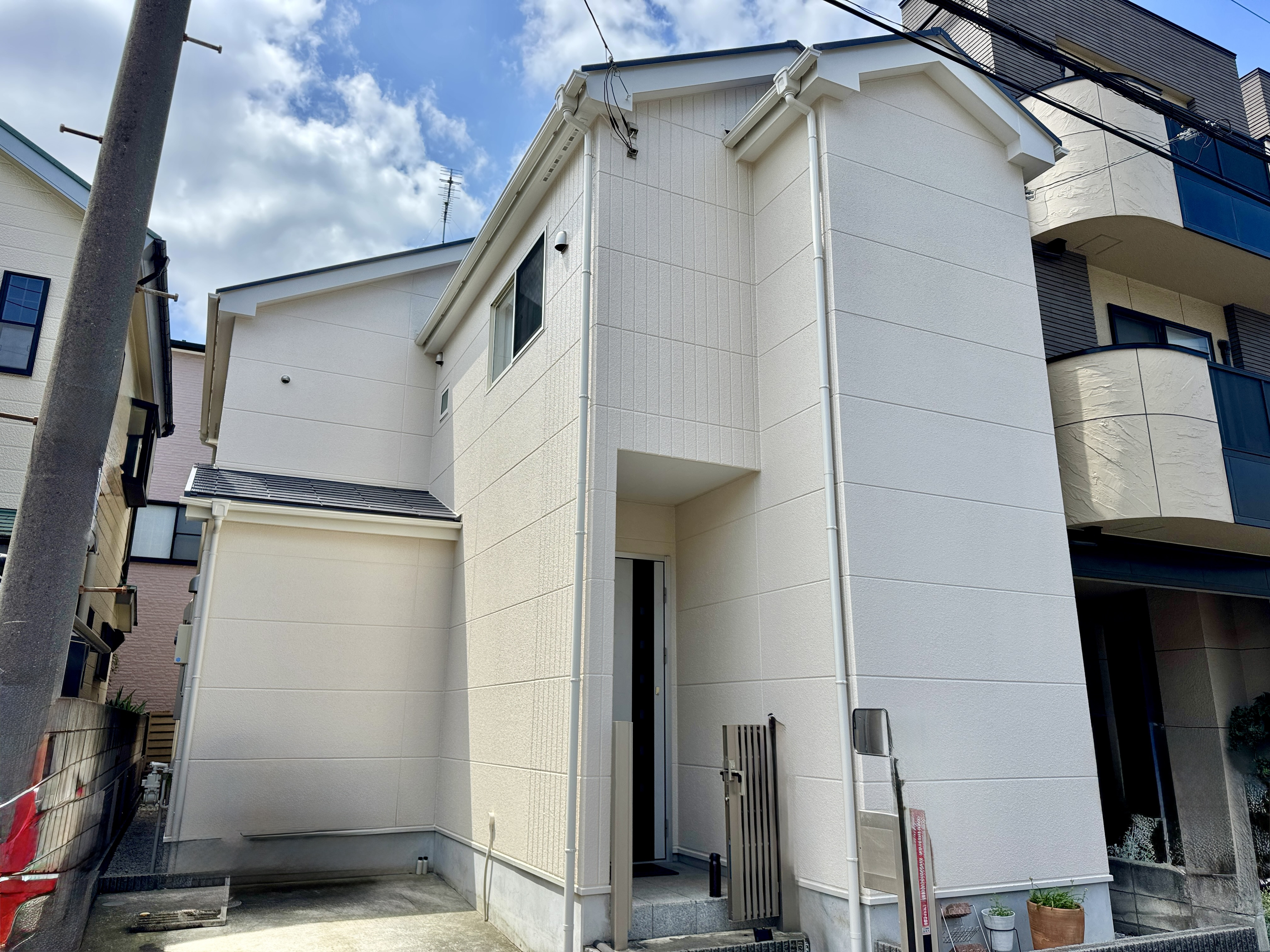 埼玉県さいたま市南区　築１３年　ハウスメーカー　　　アイディホームの邸宅　屋根塗装工事　ALCパネル外壁塗装工事