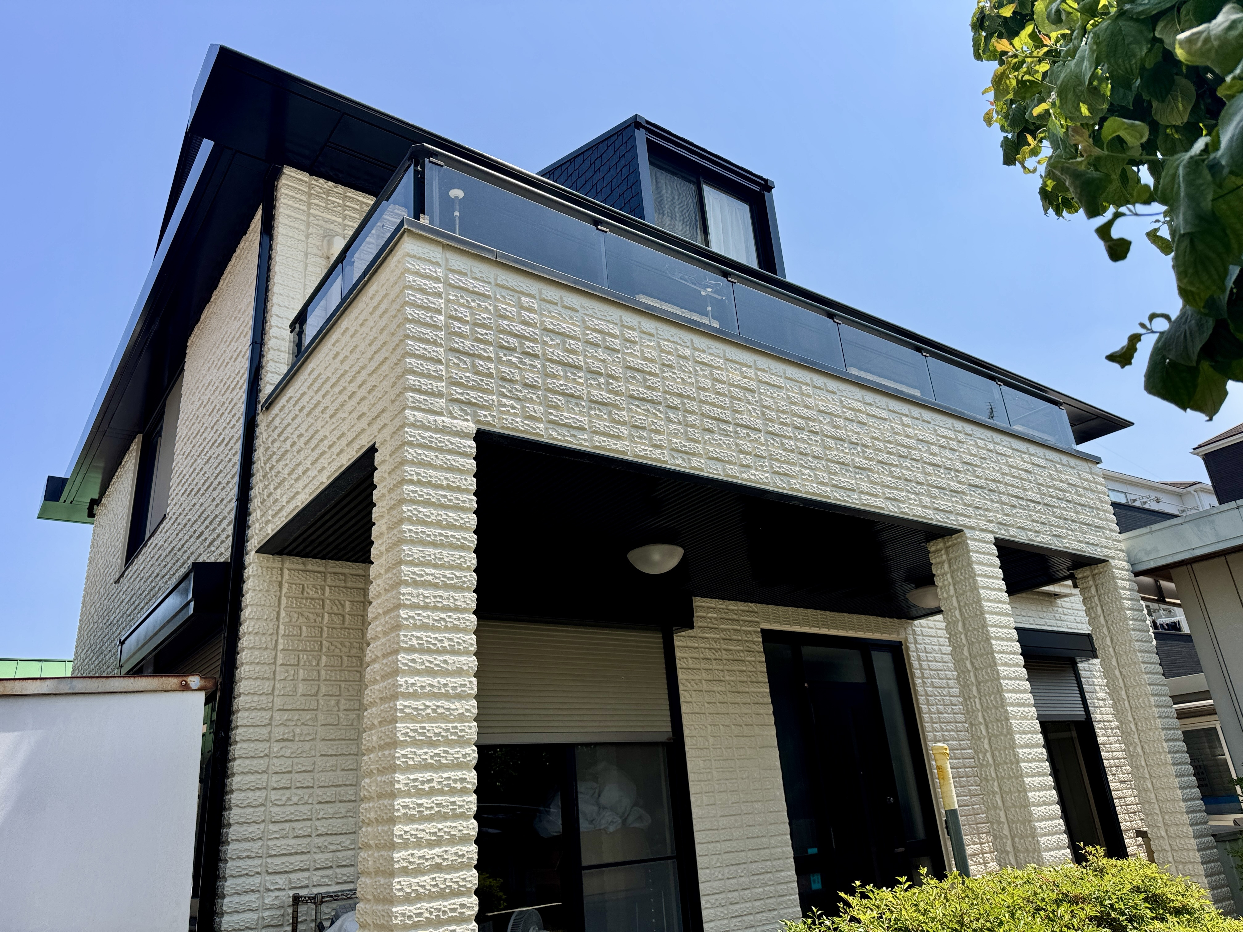 埼玉県さいたま市南区　築３０年　ハウスメーカー　ミサワホームの邸宅　屋根塗装工事　外壁塗装工事　防水工事　床塗装工事