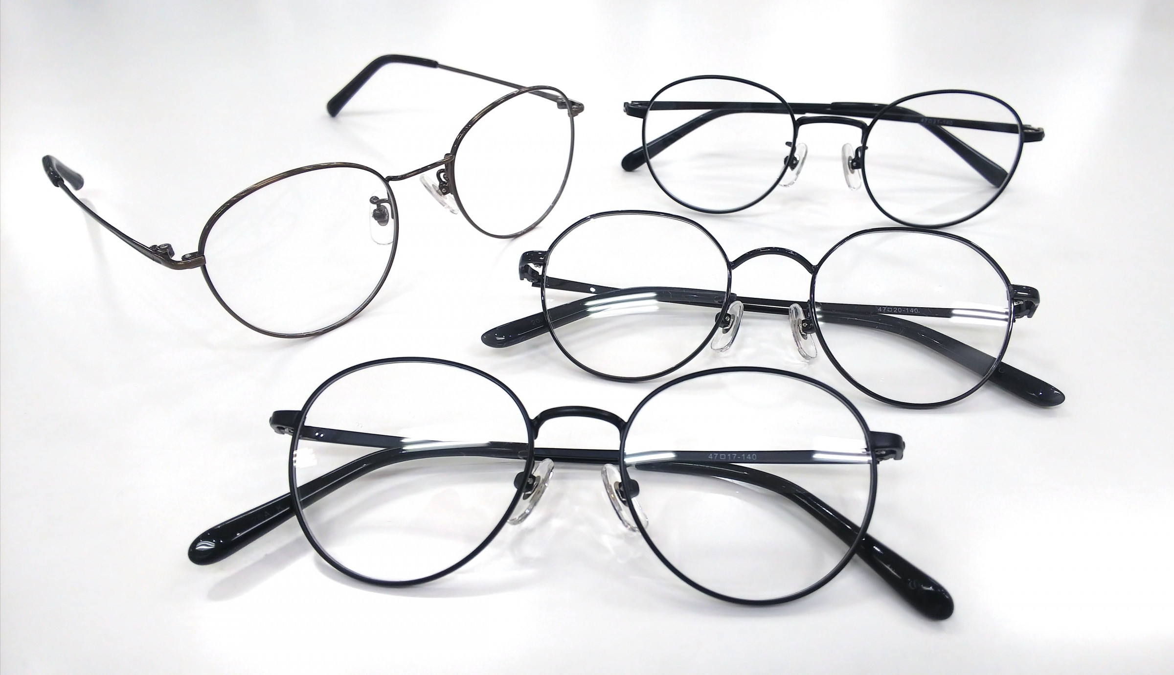 サバエオプトアウトレット」鯖江市に有るアウトレットメガネの専門店です。