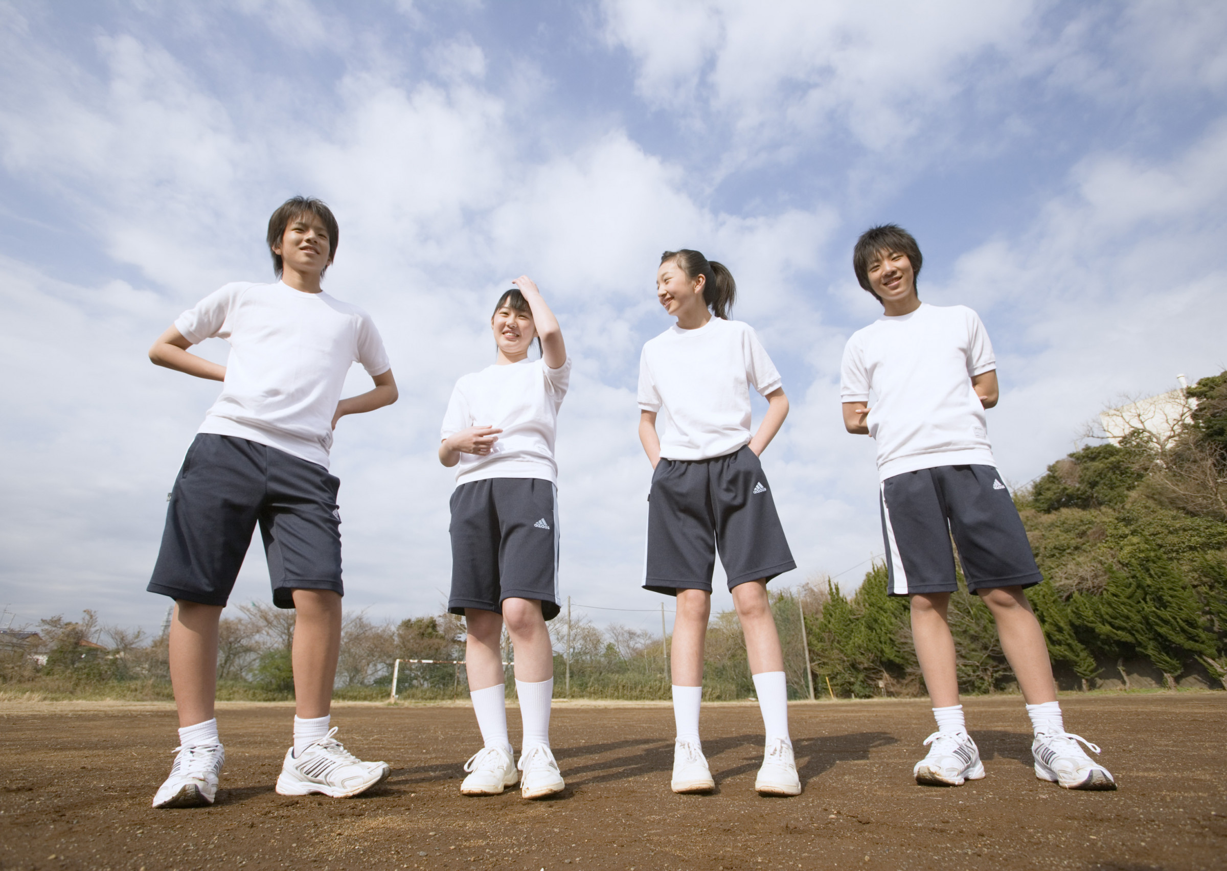 小学校体操着・中学校指定体育衣料・上履き・体育館履きもお取扱いしております。