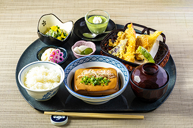 豆腐飯と天ぷら御膳