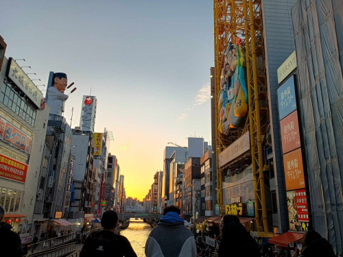 【2026年3月後半のおやすみ情報→大阪で催眠術を体験をするならスーパーラッキーへ】