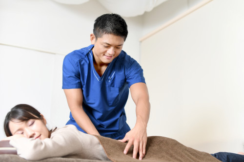 訪問マッサージの様子