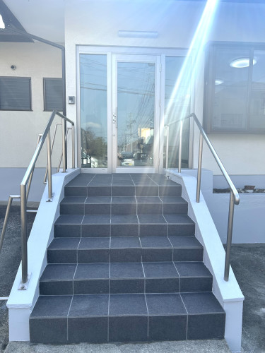 階段と玄関が新しくなりました✨