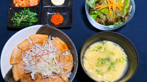 沖縄 焼肉 極上牛 極上豚丼.JPG