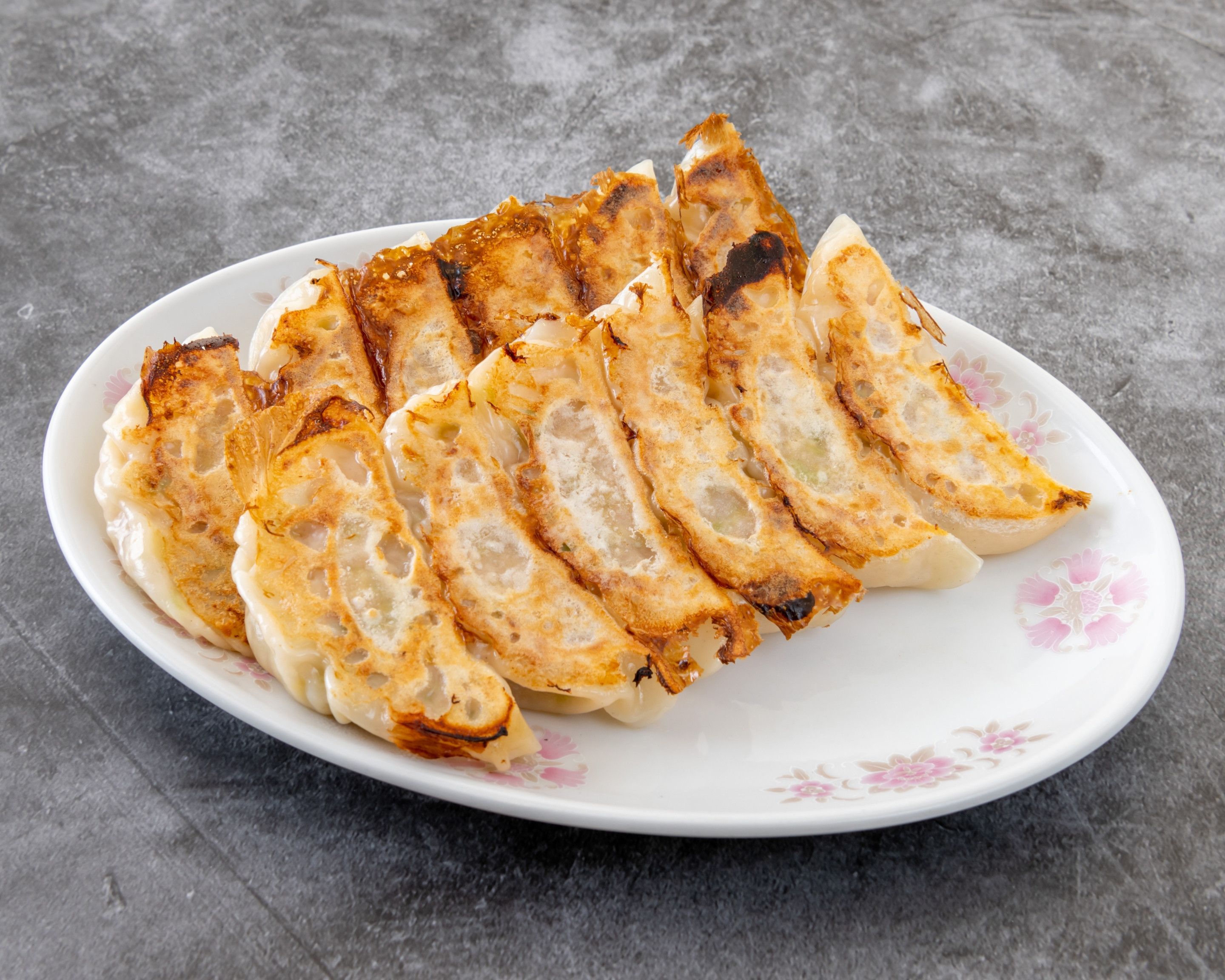 锅贴儿　　　　　　　　　　　　〈焼きギョーザ〉