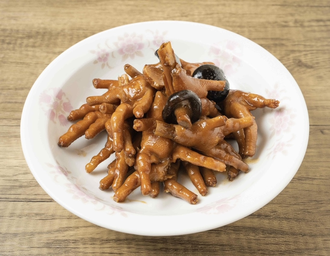 酱风爪　　　　　　　　　　　　　　〈鶏の足の　醤油煮〉