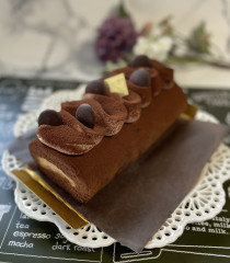 チョコロールケーキ　18センチ