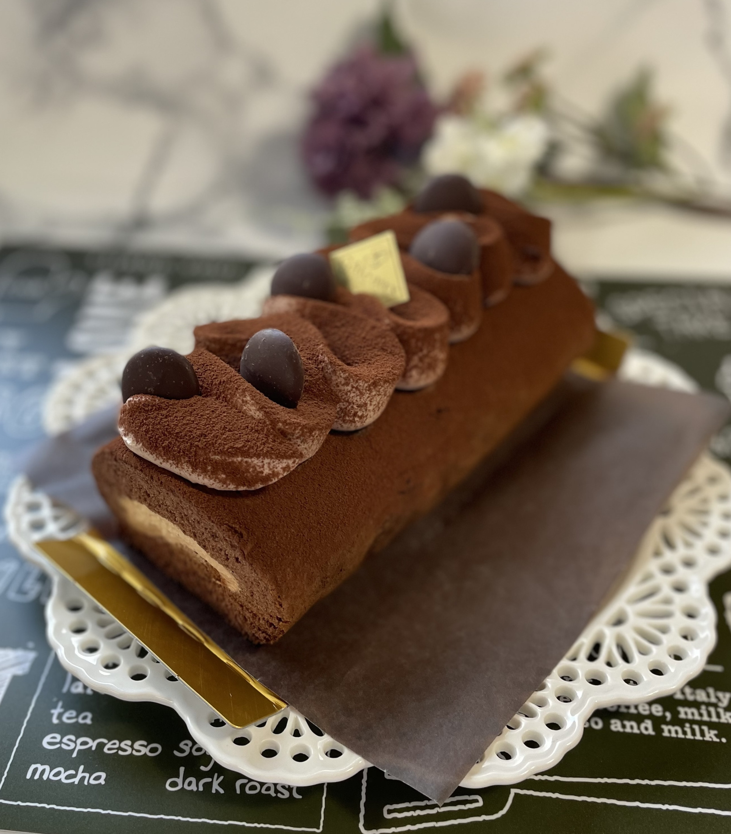 チョコロールケーキ