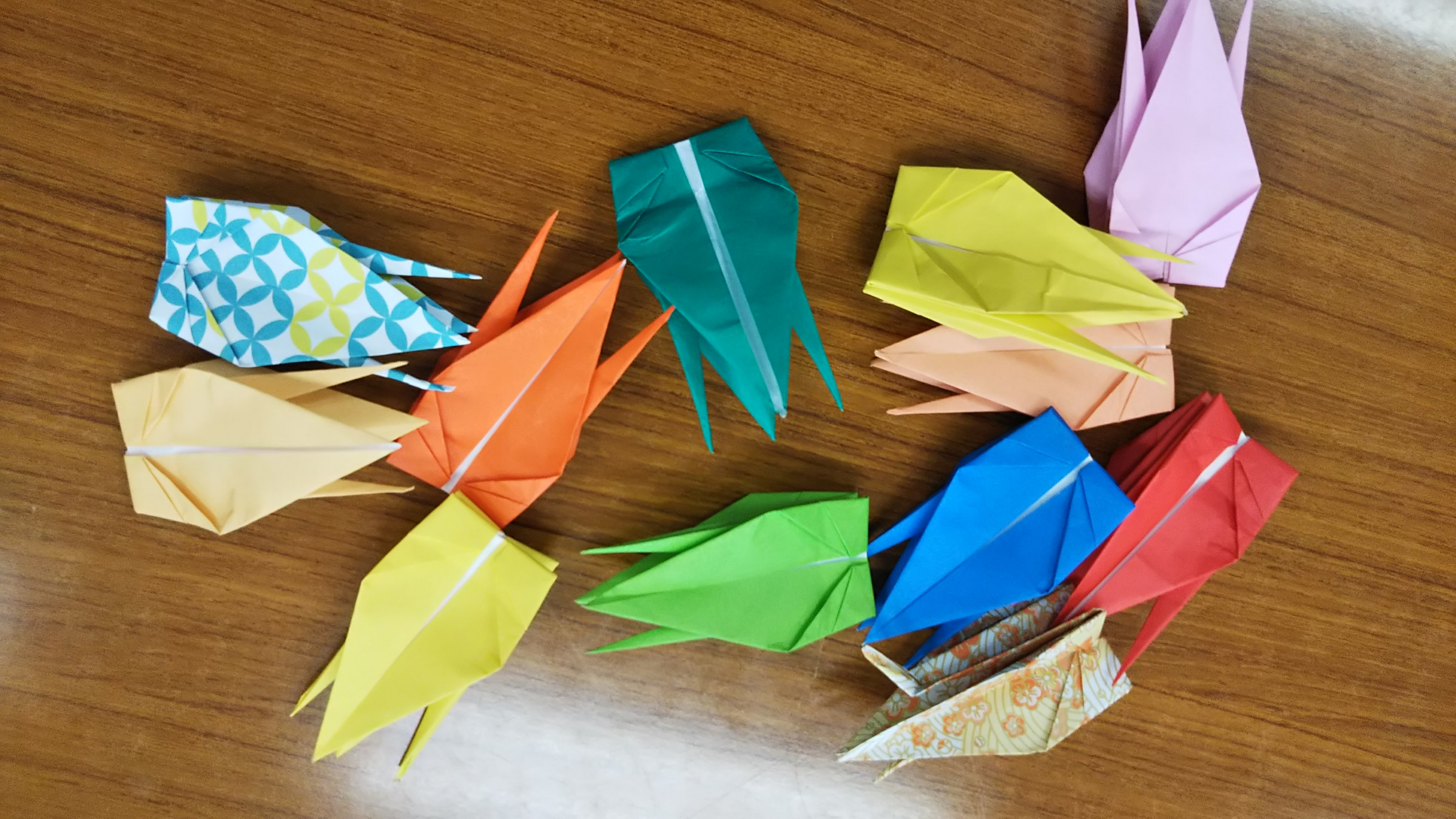 於福交流ステーションでは9月より、「折り鶴プロジェクト」を始めています。