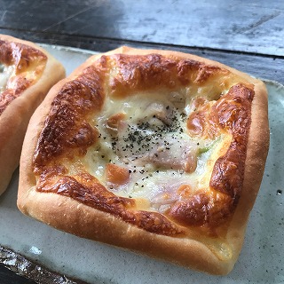 【７、８月のパン】ピザパン