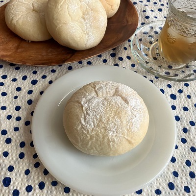  【７、９月のパン】冷やしクリームパン