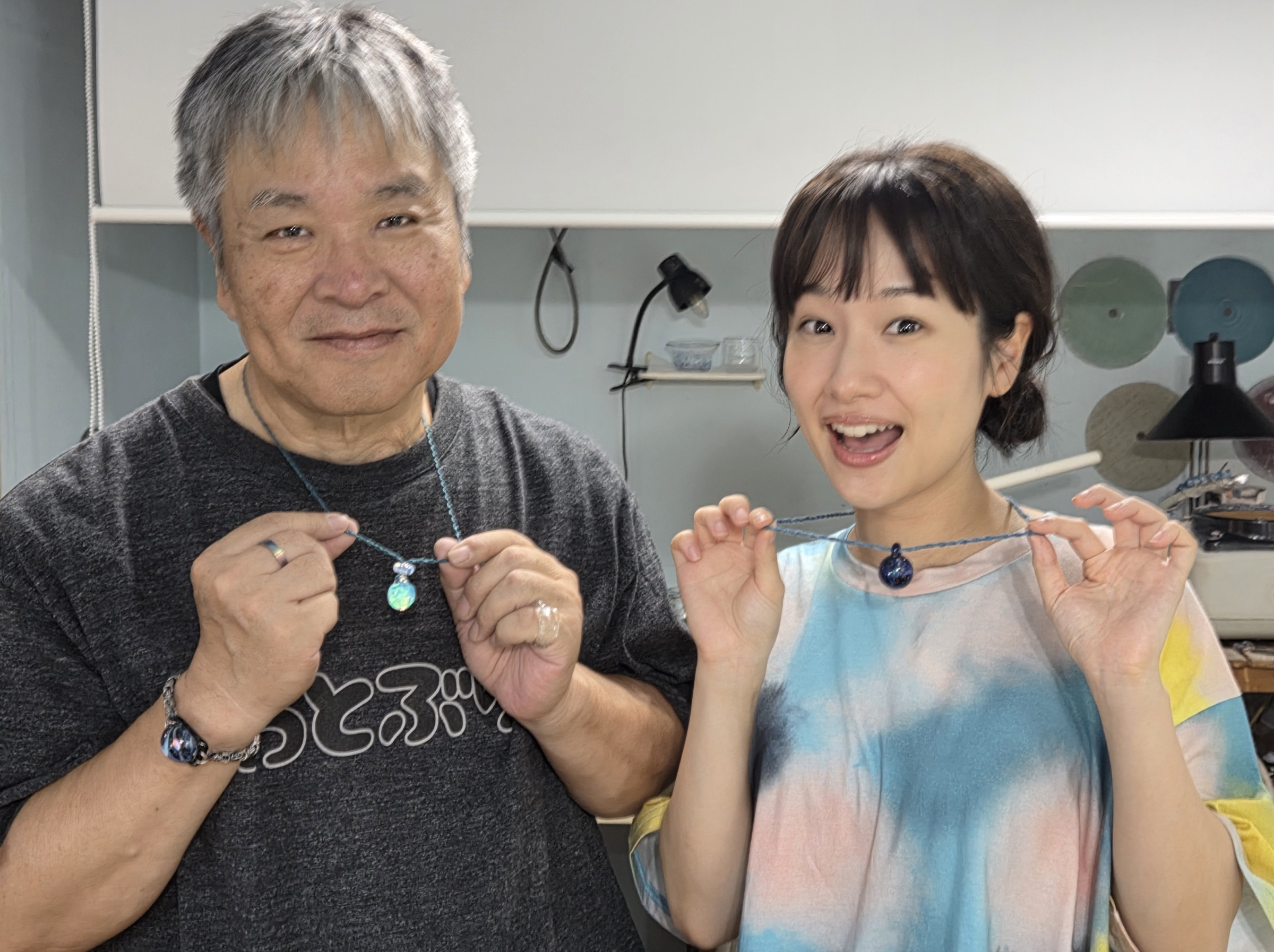 俳優の藤間爽子さんが体験に