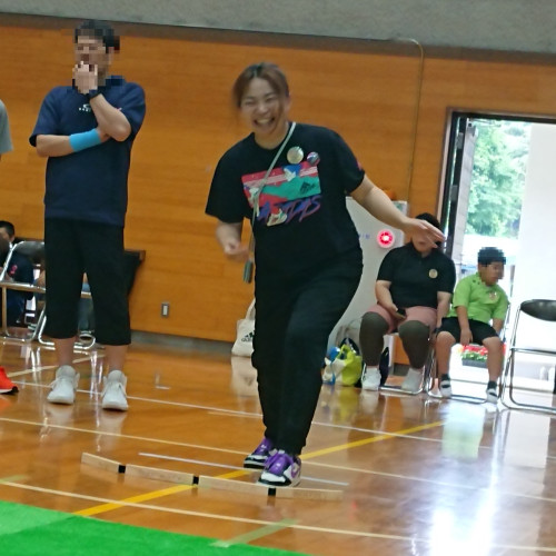 ③近藤さん投げ（モザイク済）.jpg