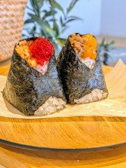 ◎02.03_すじこ&鮭、肉そぼろ&卵黄醤油漬け<br>おむすび いのり.jpg