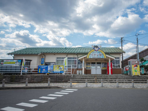 コナン駅舎全景.jpg