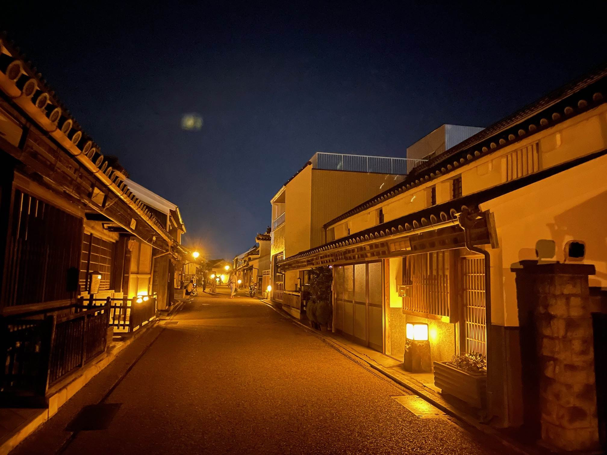 夜のうだつの町並み