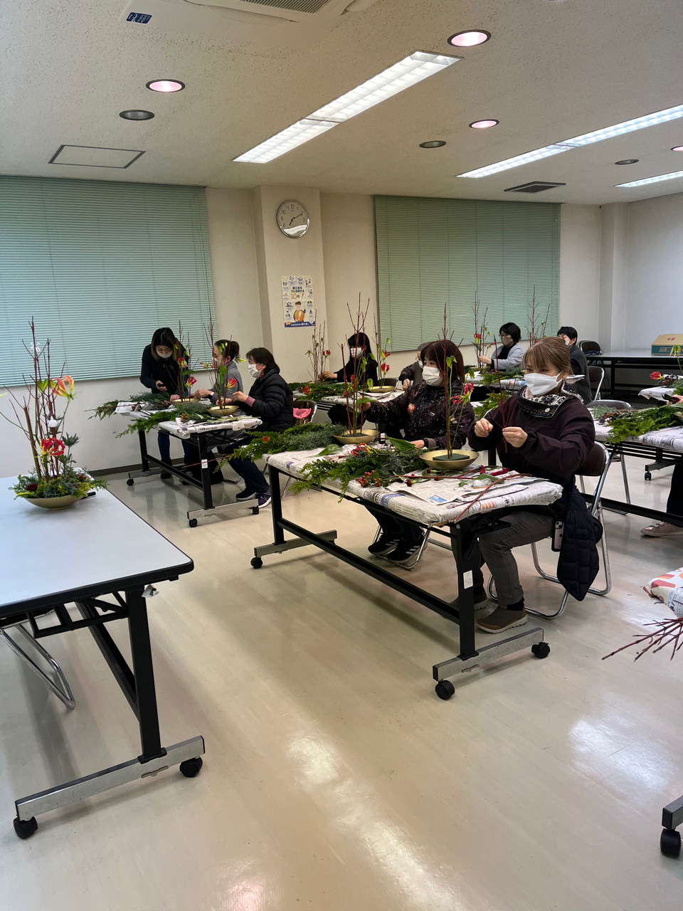 丸亀市飯綾商工会女性部『フラワーアレンジメント講習会』を開催しました！