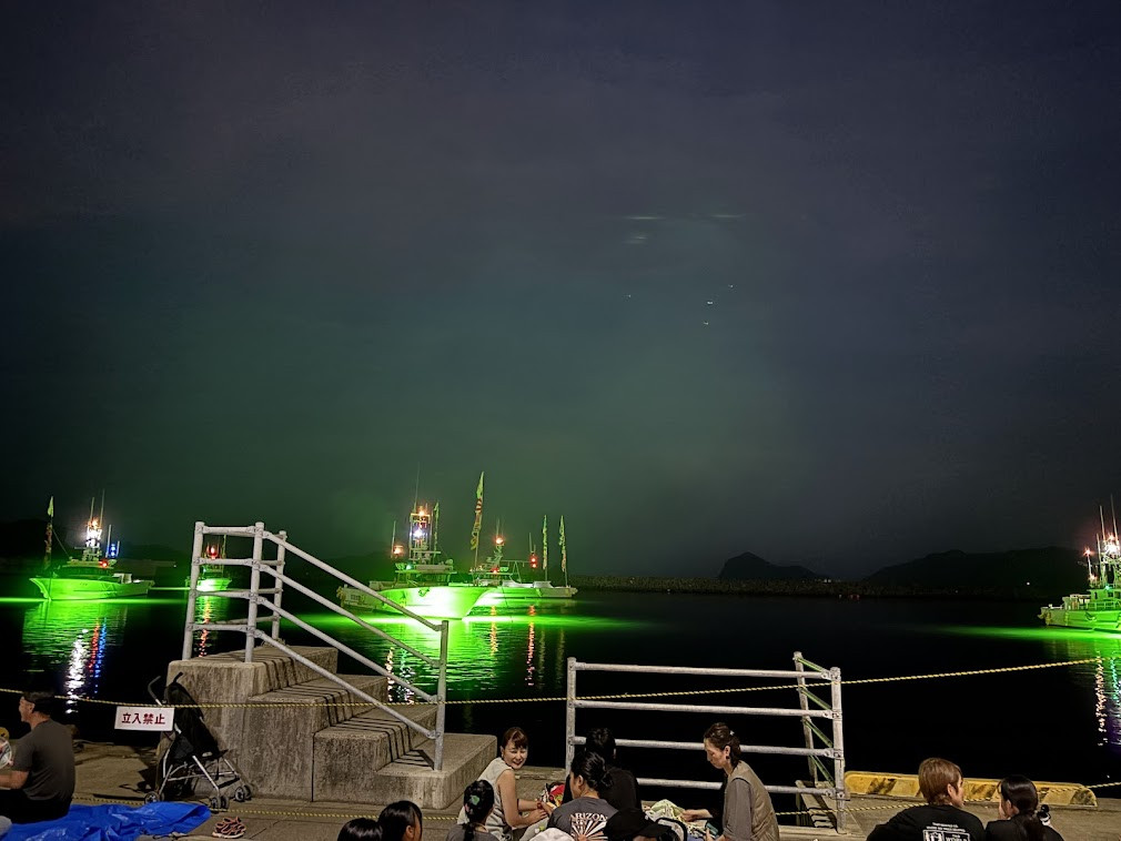 きたうら納涼花火大会漁船ライトアップ