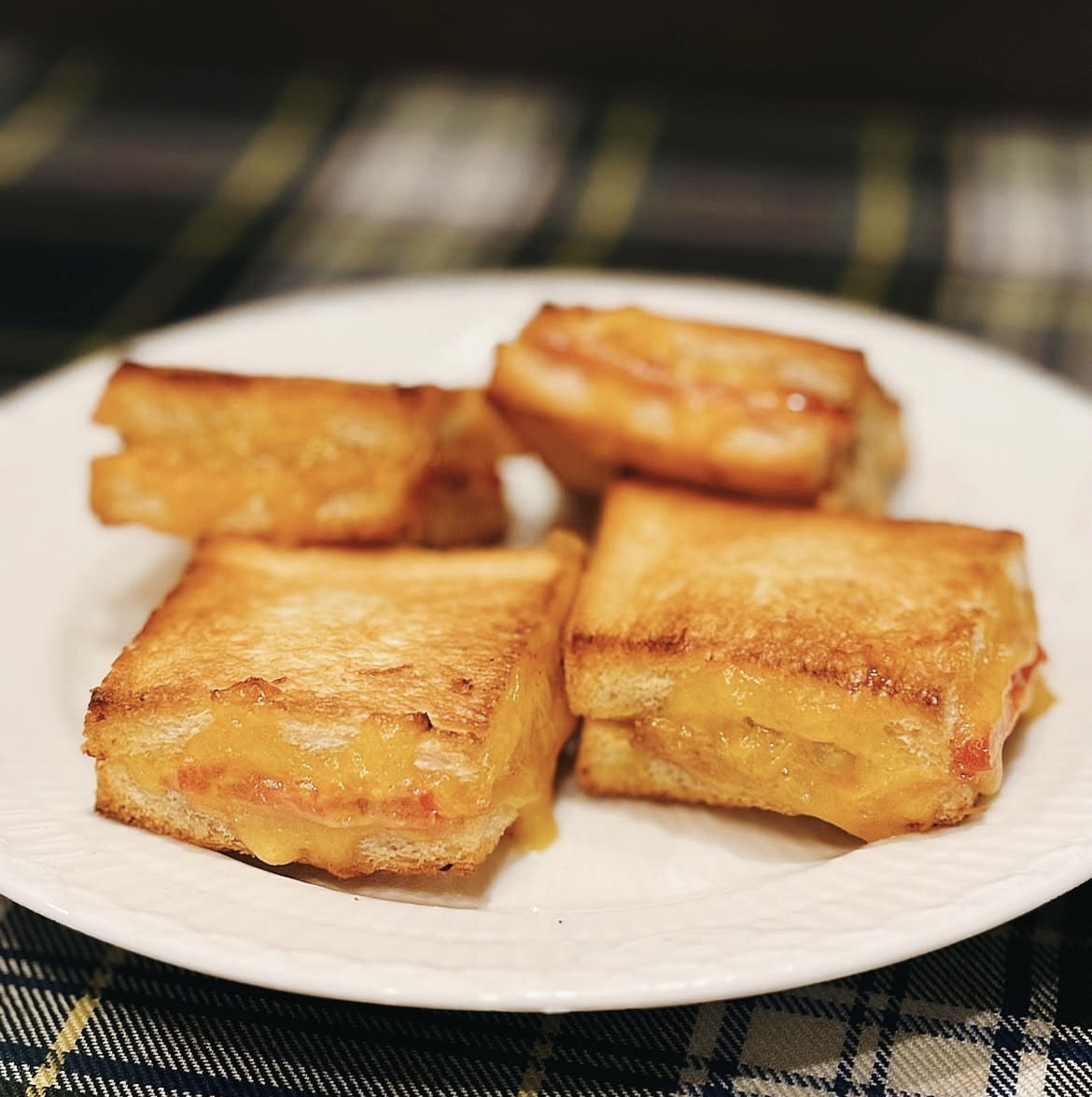 ツナ＆チェダーチーズのホットサンド