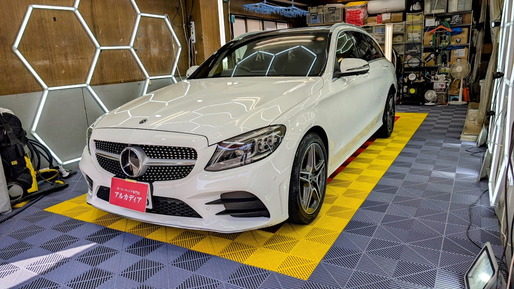 メルセデスベンツ・C200ワゴン（経年車コース)　アンビエント、ホイールコート　東京都新宿区からお越しいただきました