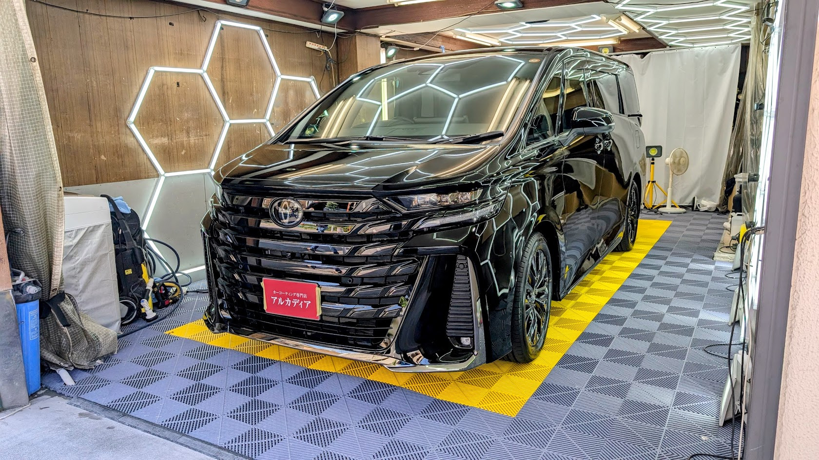 トヨタ・ヴェルファイア(新車コース)　ハイモースコート・グロウ、プライムビュー（全面)、ホイールコート　東京都港区からお越しいただきました