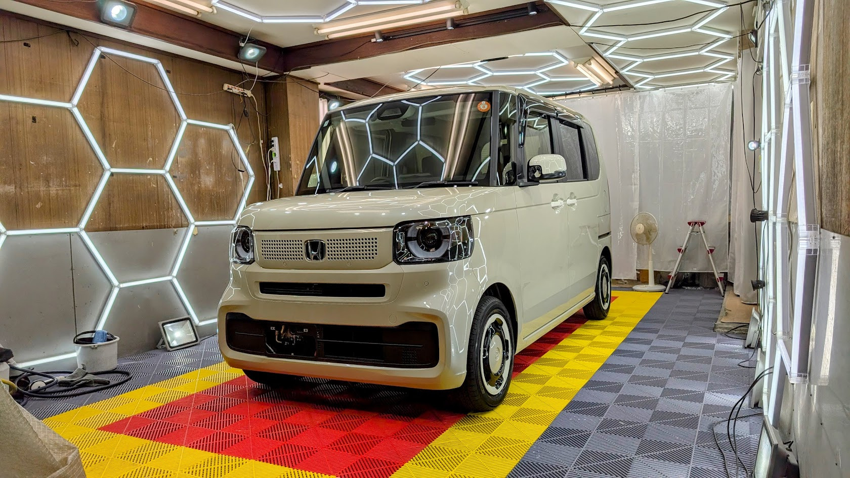 ホンダ・N-BOX(新車コース)　G’ZOXガードグレイズ施工　東京都板橋区からお越しいただきました