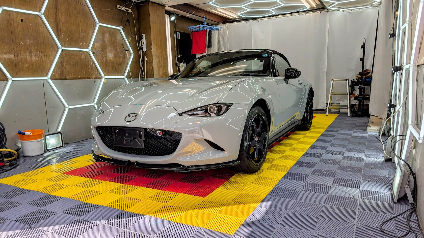 マツダ・ロードスター(新車コース)　G’ZOXガードグレイズ、ホイールコート　東京都板橋区からお越しいただきました